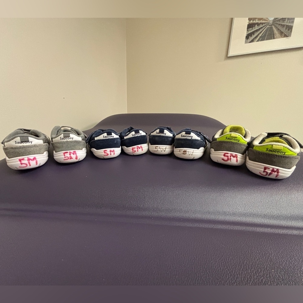 Saucony Toddler 5W Navy&White Sneakers. GUC. Exclt Velcro. 15% off w 2+ Bundle. - Picture 3 of 12